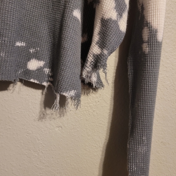 Hashttag in Trend Bleach Wash Long Sleeve Top - Picture 7 of 8